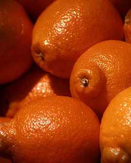Big oranges... as deliscious looking as big breasts!